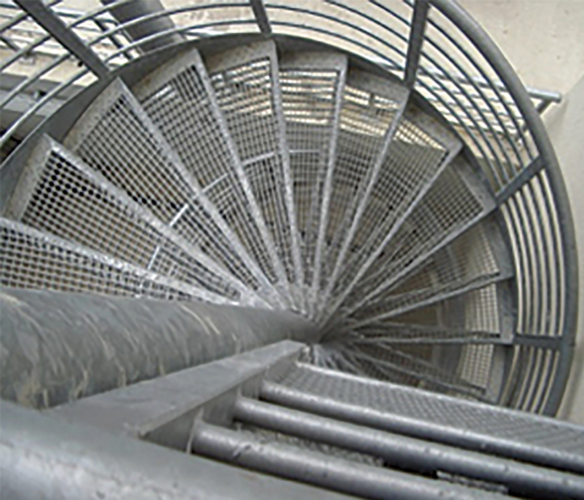 escalier cilomaçon metallique